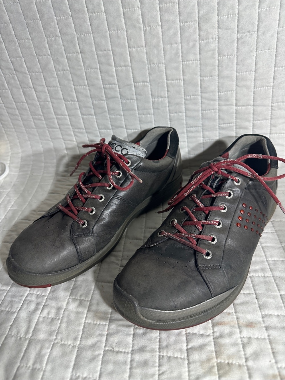 ECCO BIOM Hydromax Men's Black and Red Golf Shoes Spikeless Yak Leather